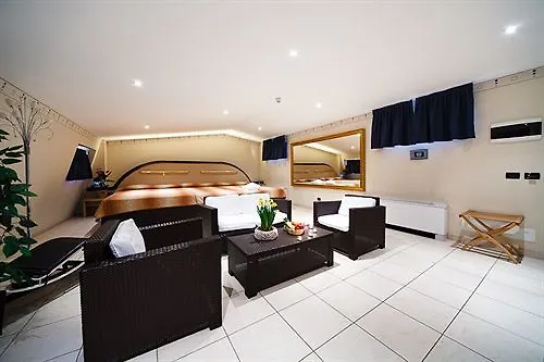 Autosole 2 Otel Milano