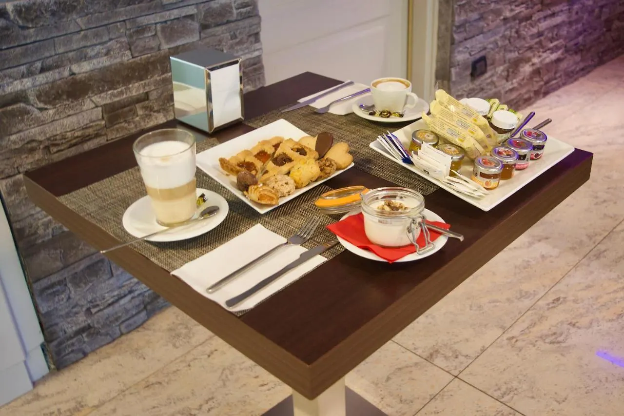 Autosole 2 Hotel Milan 3*,